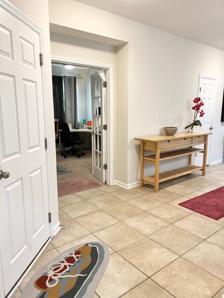 Building Photo - 411 Citrus Ridge Dr
