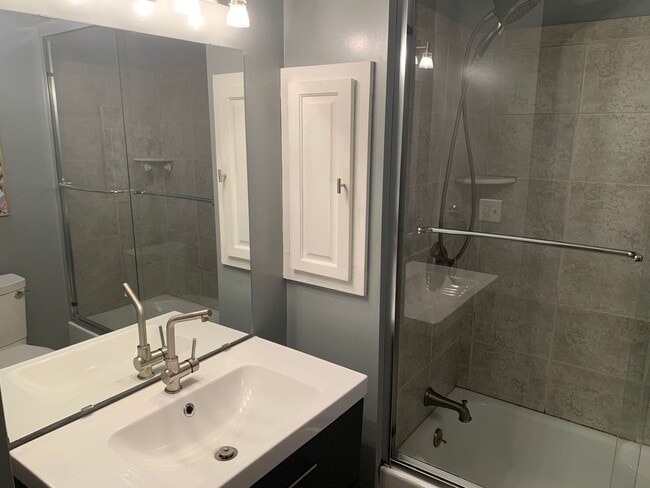 Building Photo - One Bedroom Loft at Kelly House Condominiums