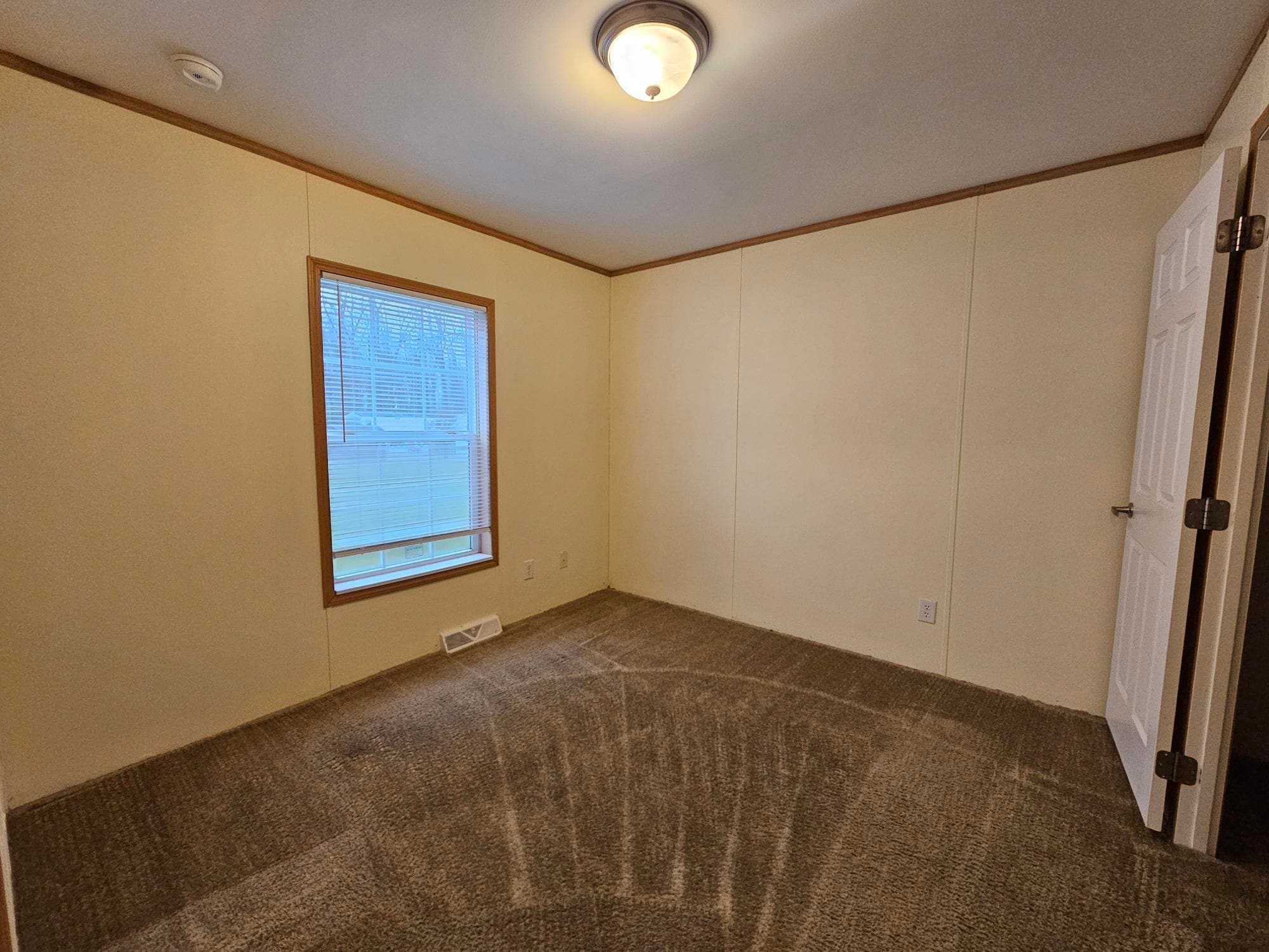 Building Photo - 28 Hillside Ln