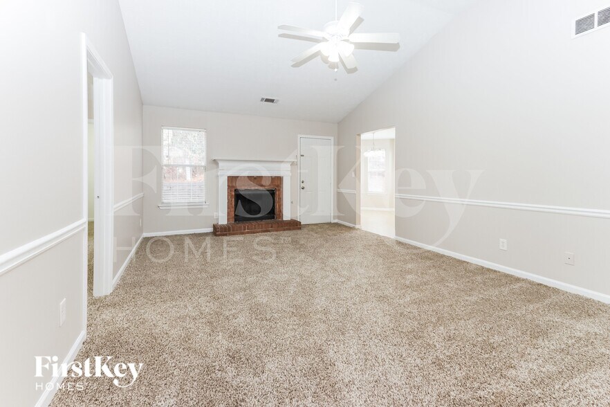 Building Photo - 5901 Green Meadow Way