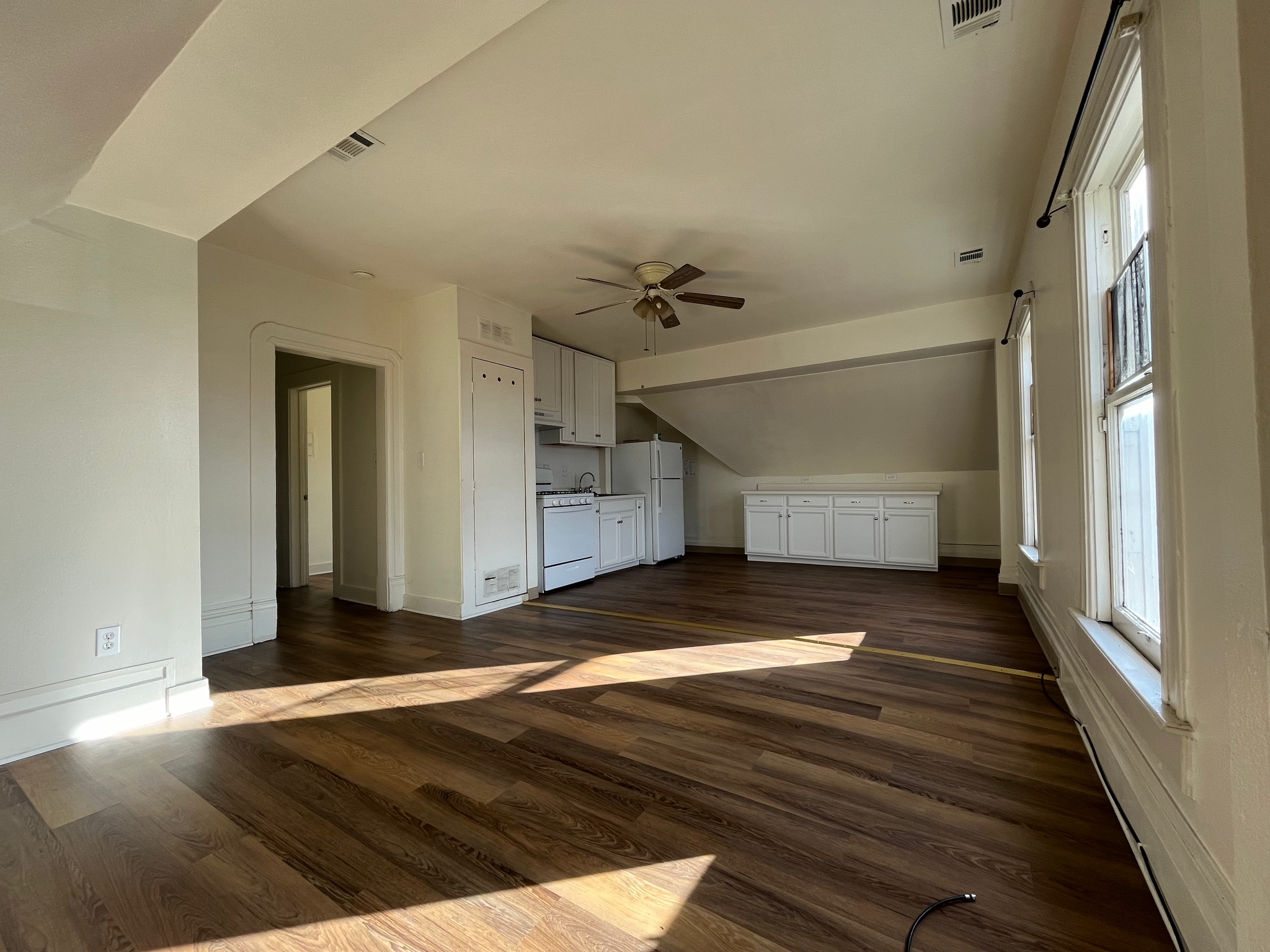 Building Photo - 807 Pine St