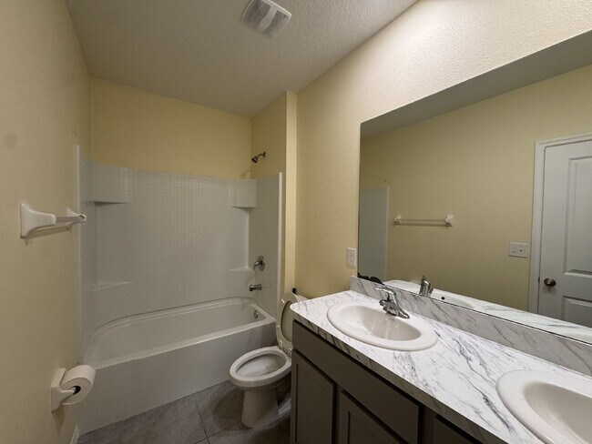 Building Photo - 32562 Canyonlands Dr