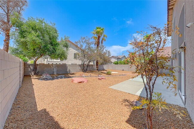 Building Photo - 926 Dancing Vines Ave