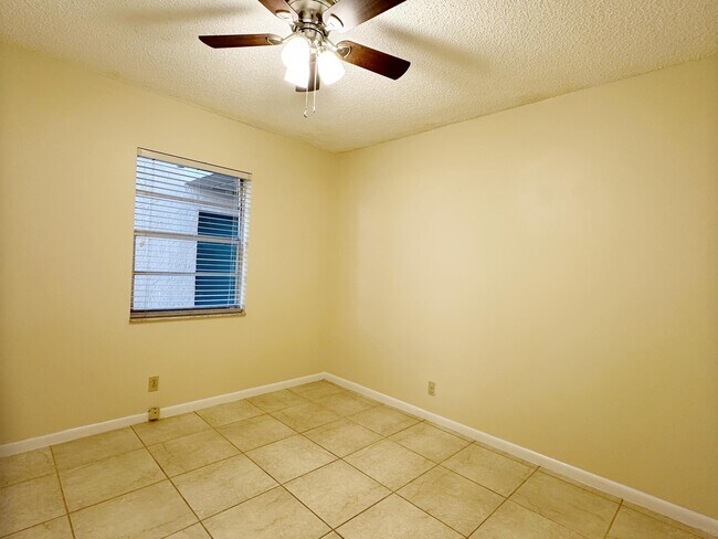 Building Photo - 3207 NW 103rd Terrace