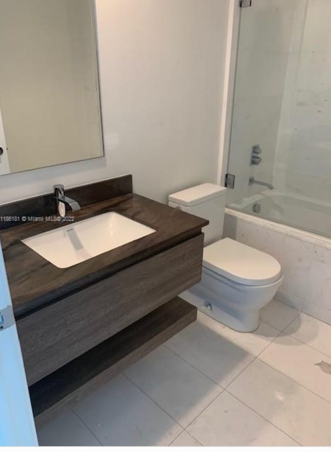 Building Photo - Stunning 2-Bed, 3-Bath + Den with Ocean Vi...
