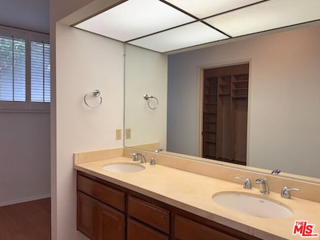 Building Photo - 1655 Selby Ave