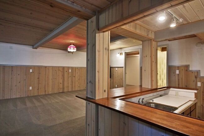Building Photo - One Of A Kind Freeland Home with Two Seper...