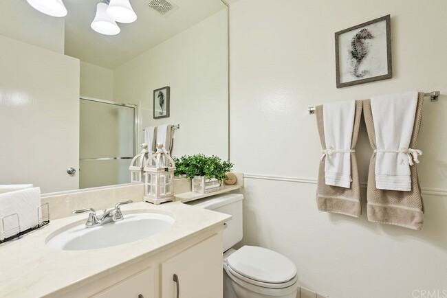 Building Photo - 2650 Altamira Dr