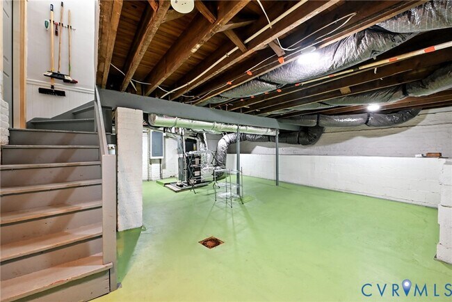 Building Photo - 2909 Woodcliff Ave