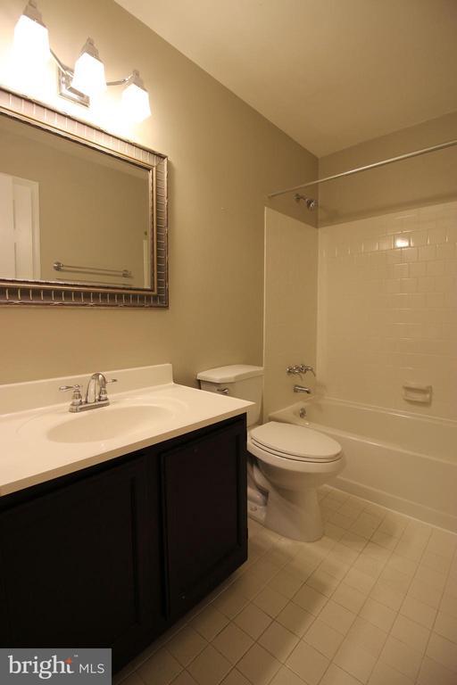 Building Photo - 5902 Langton Dr