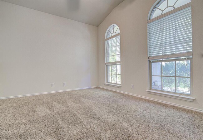 Building Photo - 1610 Greenside Dr