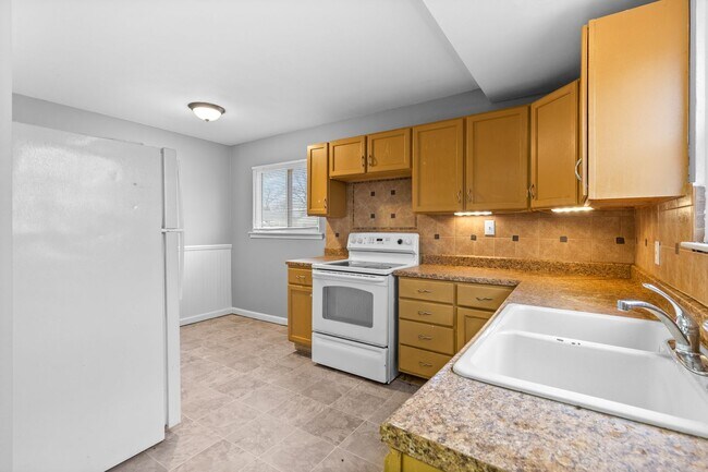 Building Photo - Cute Florissant Rental- MOVE IN READY!