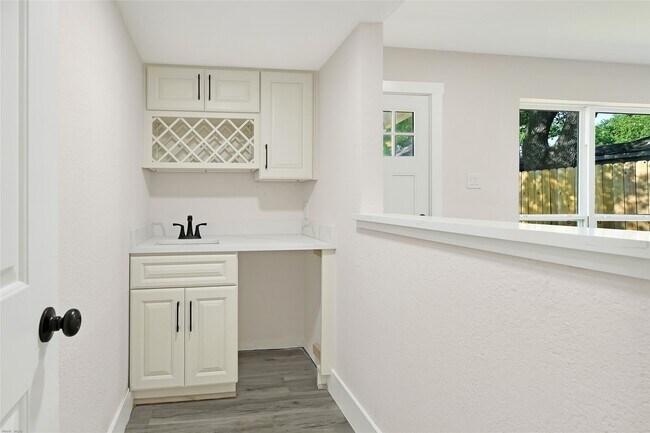 Building Photo - 7707 12 Fairway Ln
