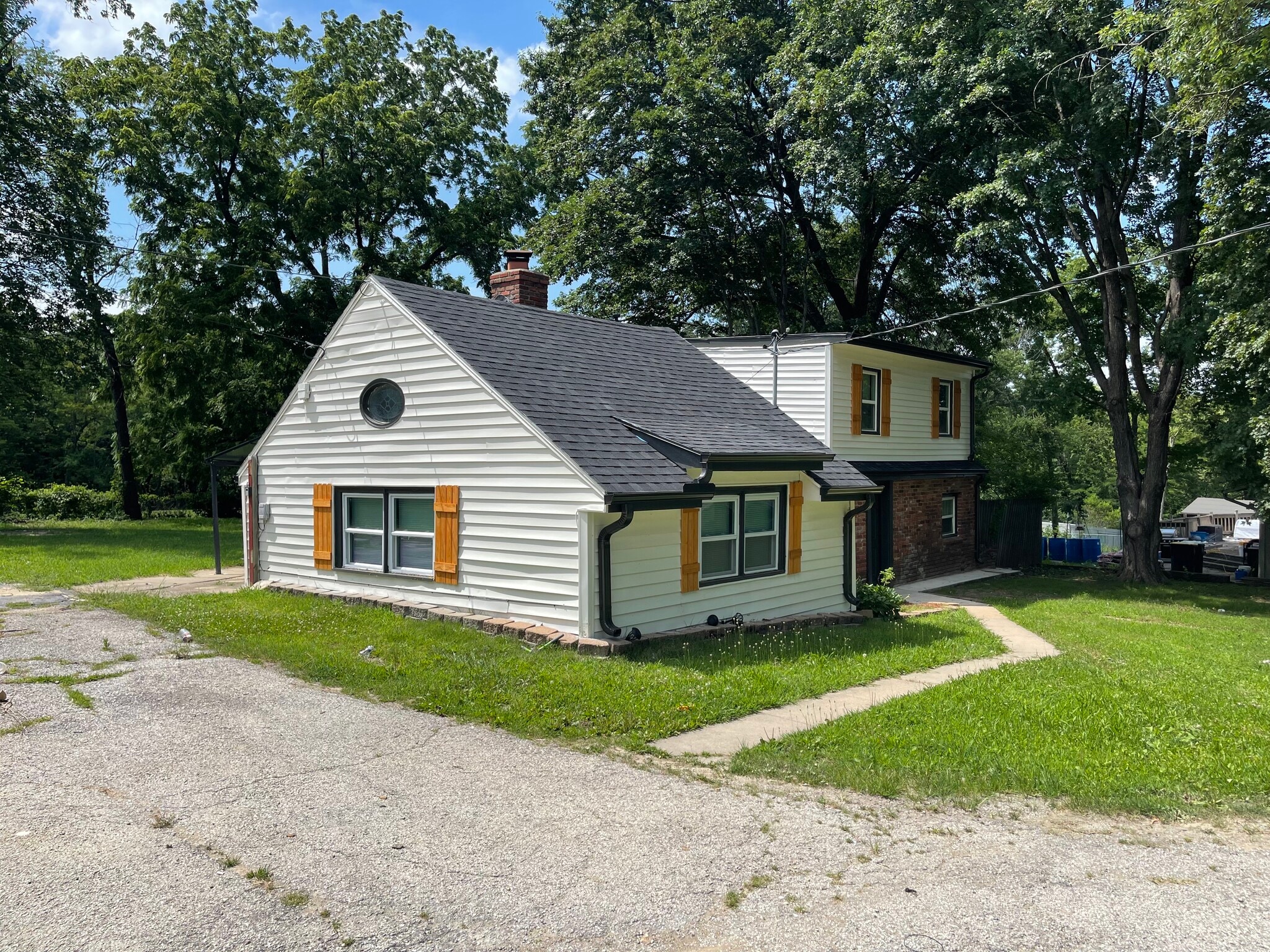 Building Photo - 7838 James a Reed Rd