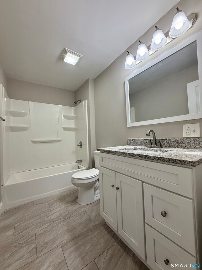 Building Photo - 145 Smith St