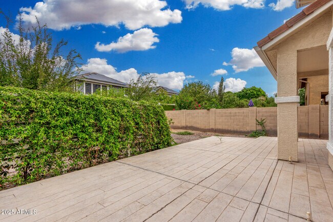 Building Photo - 3540 E Mesquite St