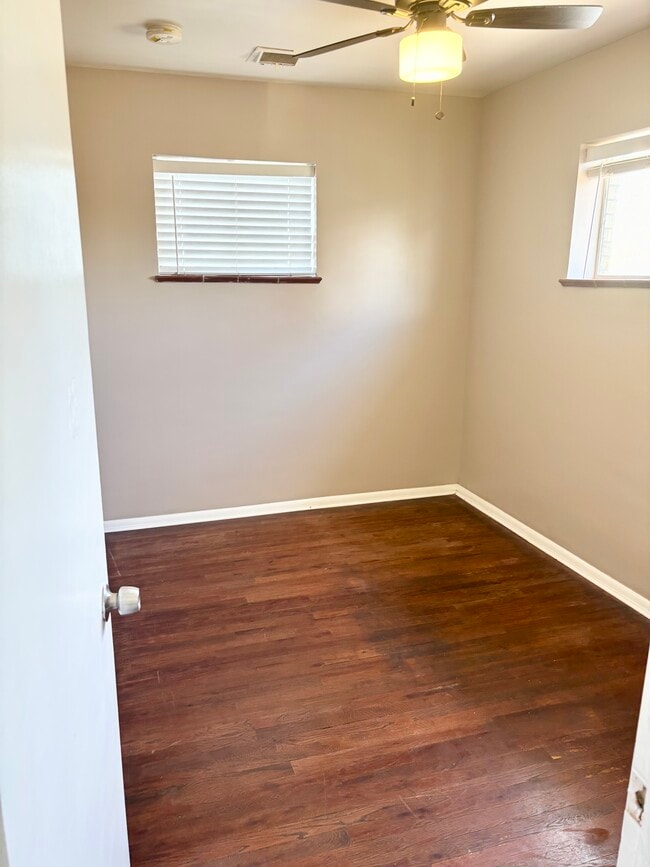 Building Photo - 316 S Dale Ct