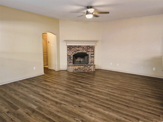 Building Photo - 5725 Swords Dr
