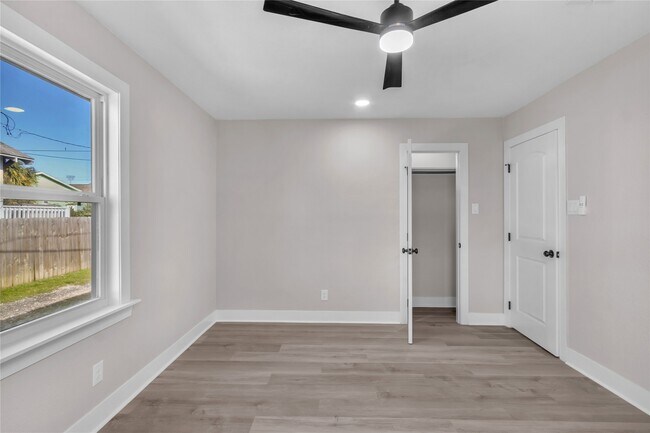 Building Photo - 2919 Avenue K