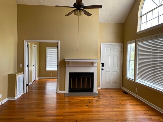 Building Photo - Cherry Hill condo off Bonita Pkwy!