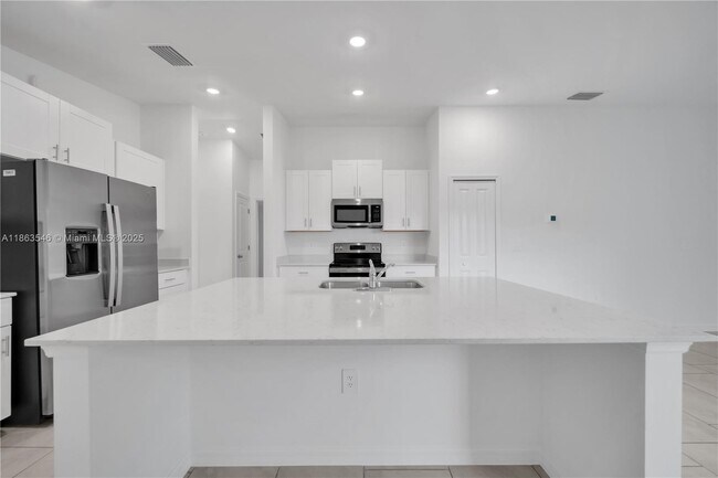Building Photo - 12089 Monterey Pine Ln
