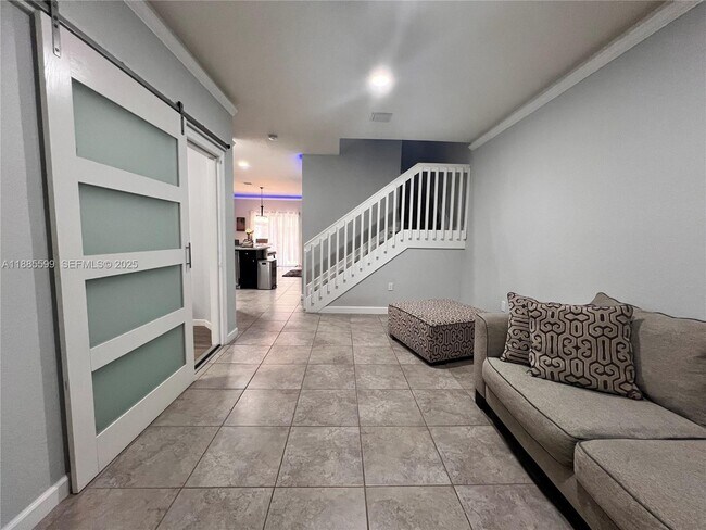 Building Photo - 159 SE 34th Ave