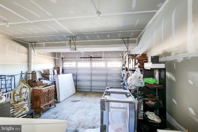 Building Photo - 6547 Clubhouse Dr