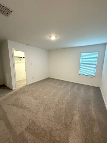 Building Photo - 3703 Oleander Pl