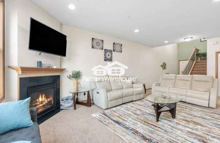 Building Photo - 9518 Roosevelt Dr