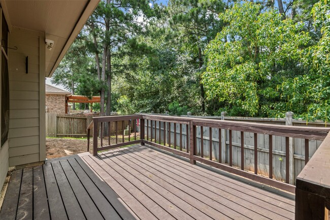 Building Photo - 18682 Legend Oaks Dr