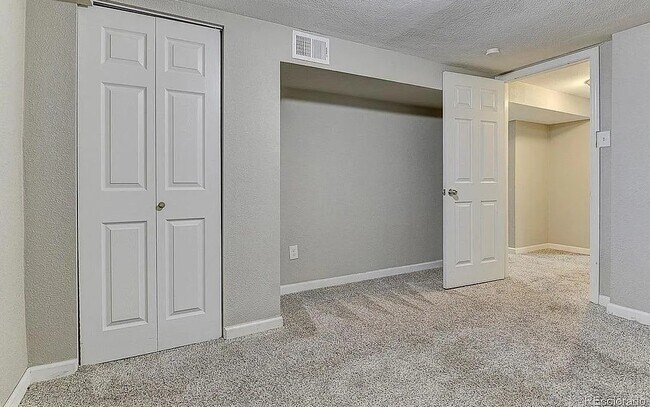 Building Photo - 815 S Eliot St