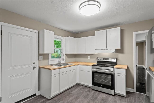 Building Photo - 50 Victory Dr