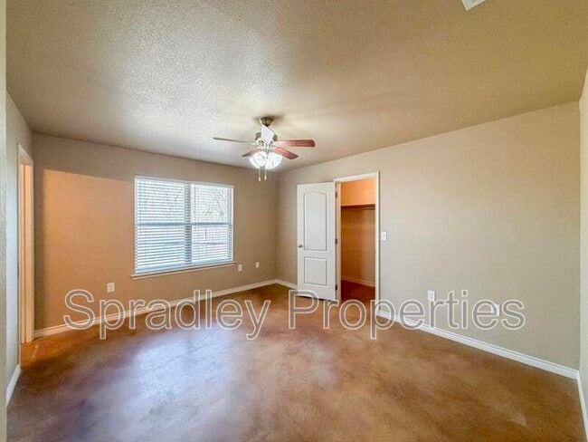 Building Photo - 757 E Ridge Blvd