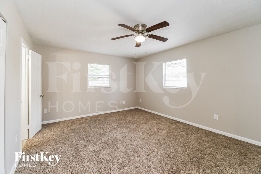 Building Photo - 4476 Jade Dr W