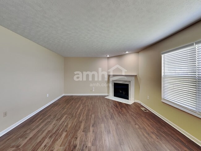 Building Photo - 5960 Driftwood Ct