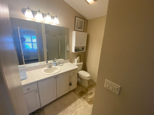 Building Photo - Beautiful Fully Furnished, SEASONAL RENTAL, Courtyard Villa In the Cottages at Summerchase