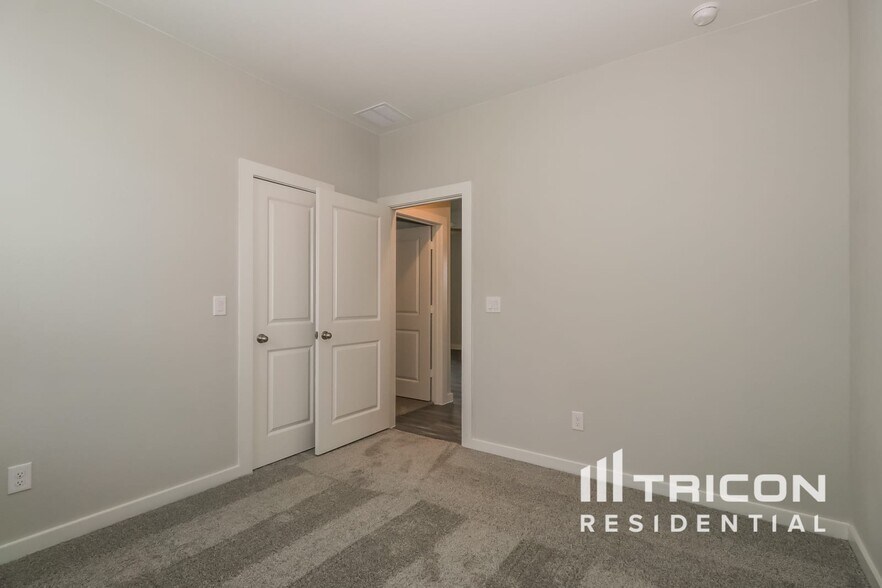 Building Photo - 605 Raglands Rd