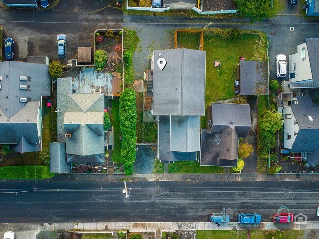 Building Photo - 849 1st Ave