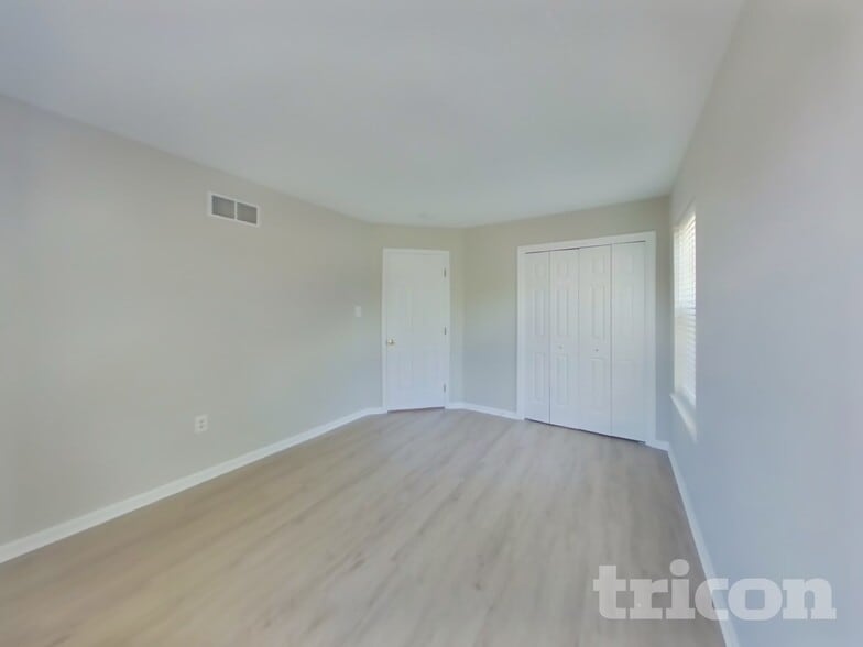 Building Photo - 2201 Grant Ct