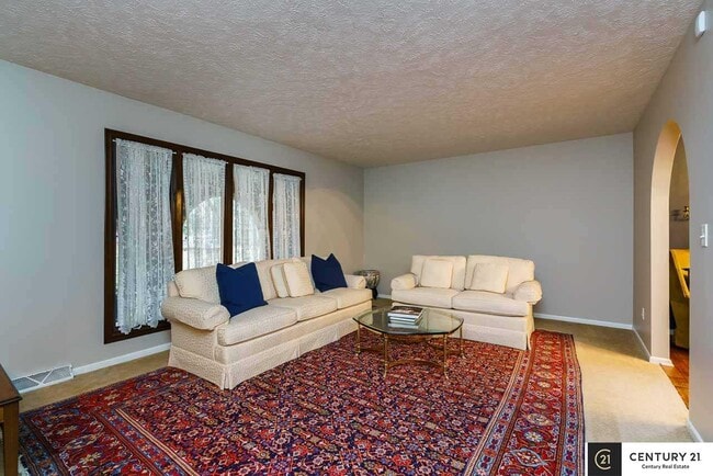 Building Photo - 845 Hidden Hills Dr