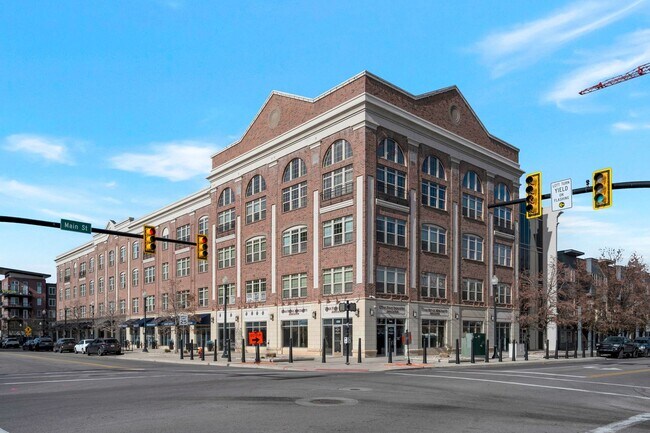 Building Photo - Stunning Down Town Condo in Secure Building