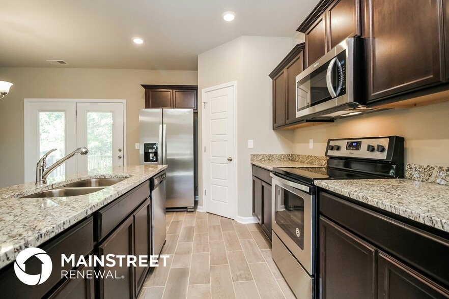 Building Photo - 109 Lyndhurst Dr