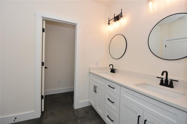 Building Photo - 100 White Hall Dr