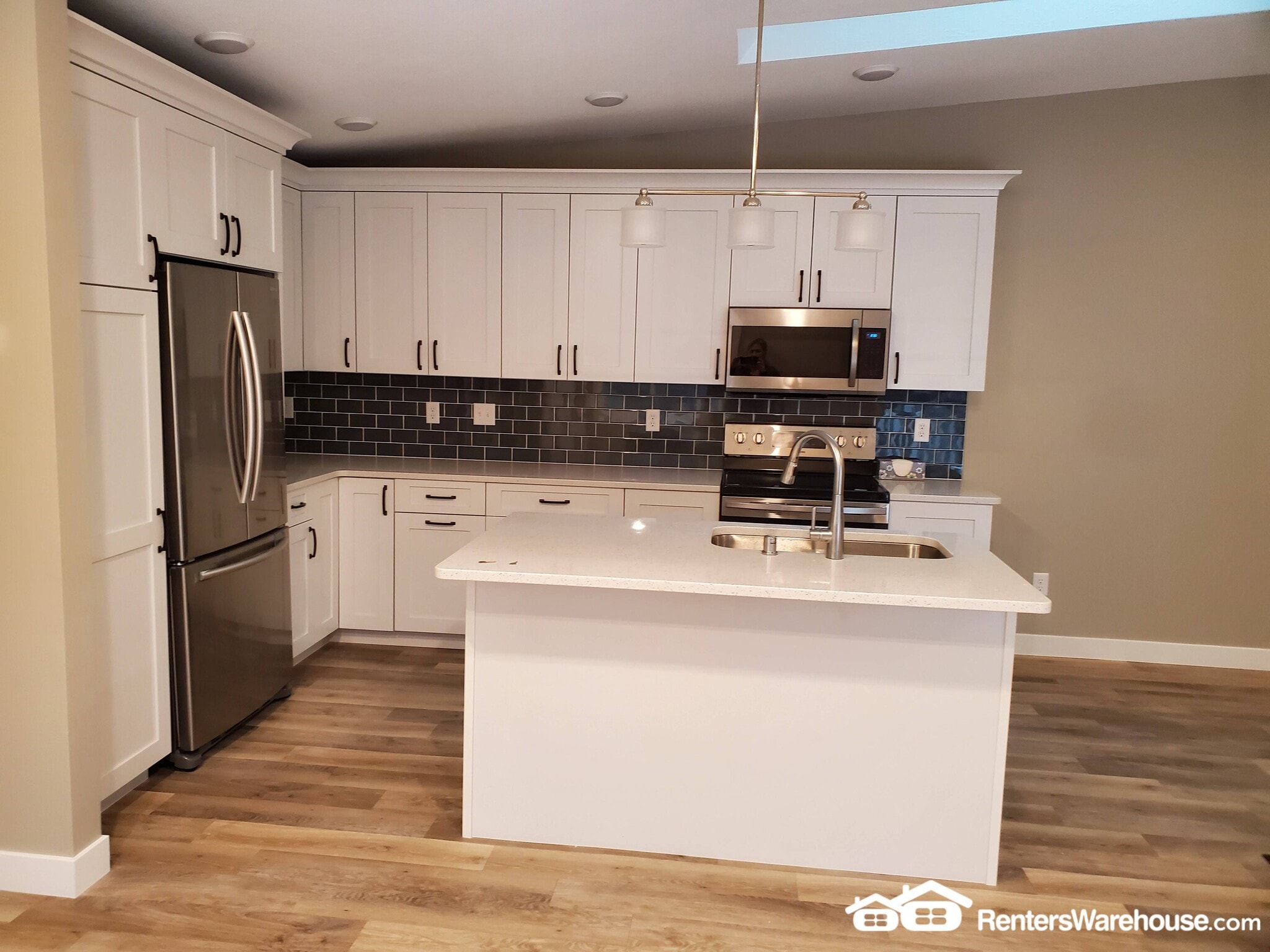 Building Photo - 5531 Pompano Dr
