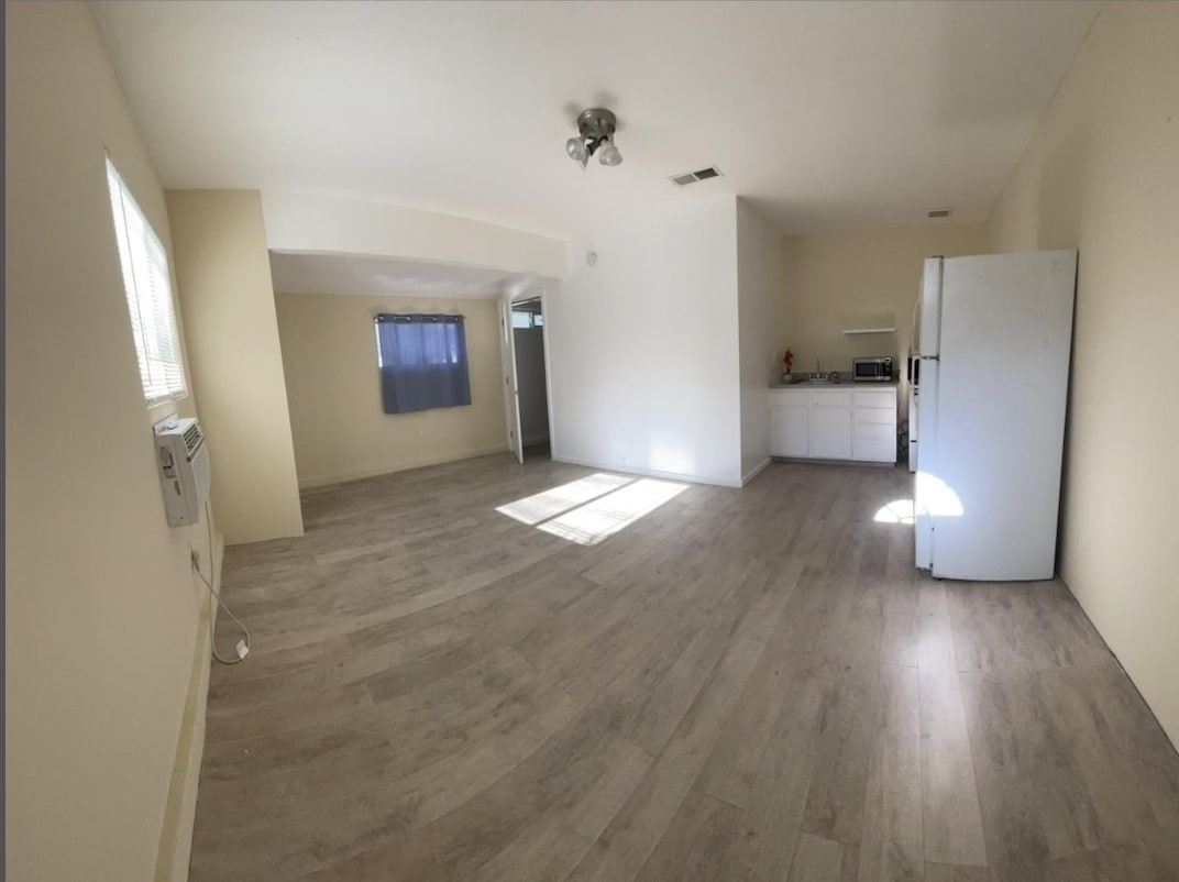 Building Photo - 6251 Canby Ave