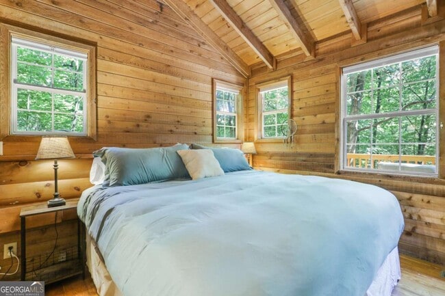 Building Photo - 166 Nantahala Pass Rd