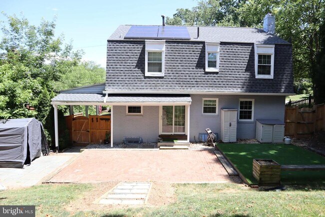 Building Photo - 10202 Greenfield St
