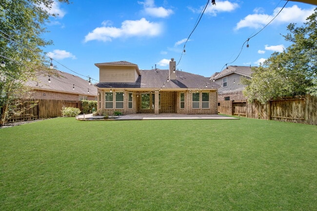 Building Photo - Welcome home to this beautiful home in the...