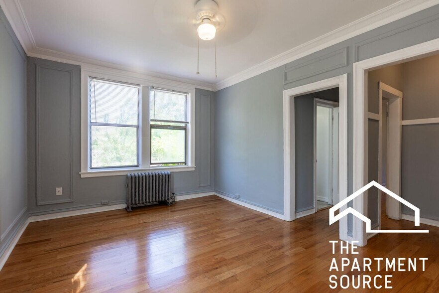 Building Photo - 1367 W Estes Ave