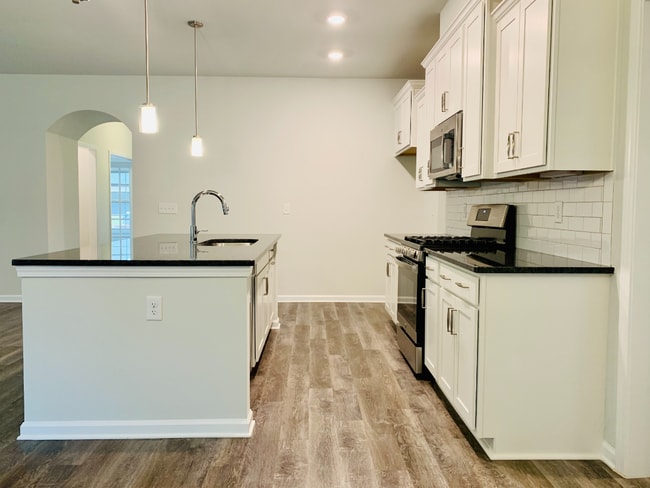 Building Photo - Spacious 3-Bedroom Haven with 2.5 Baths in...